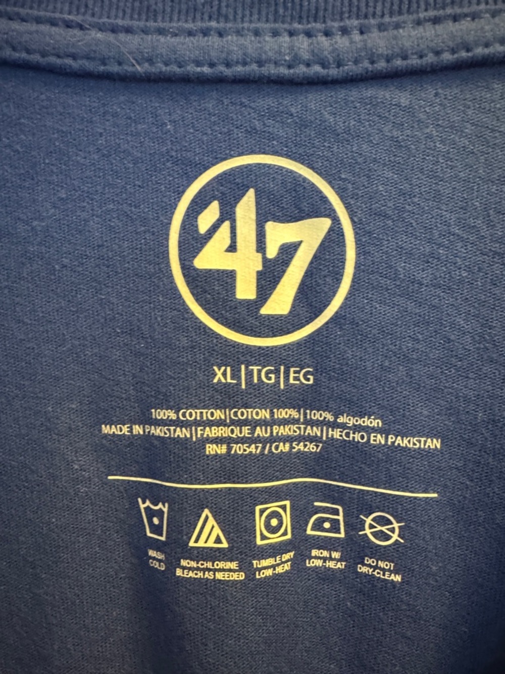 47 Brand Chicago Cubs Royal Blue T-Shirt with Red and White Graphic - Picture 2 of 4
